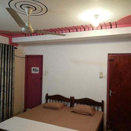 Hostel 107 Канди Екстериор снимка