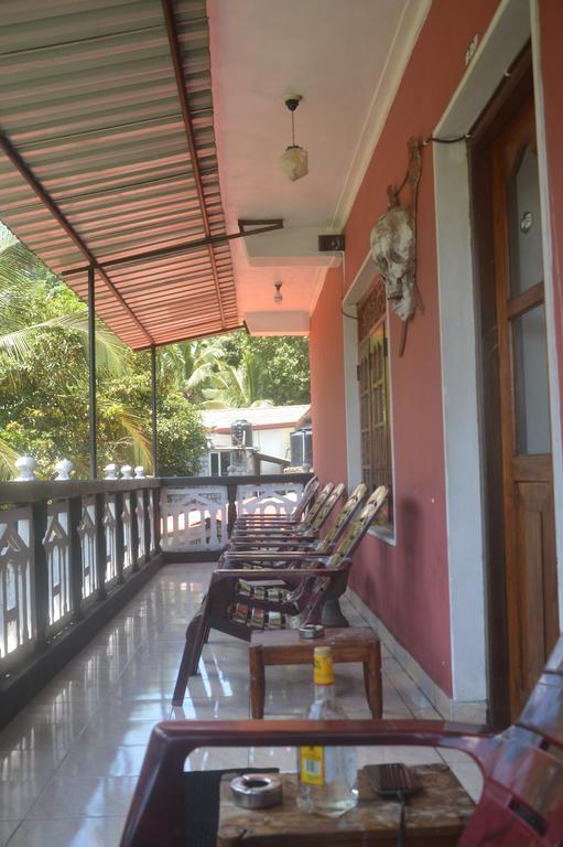 Hostel 107 Канди Екстериор снимка