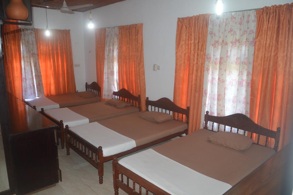 Hostel 107 Канди Екстериор снимка