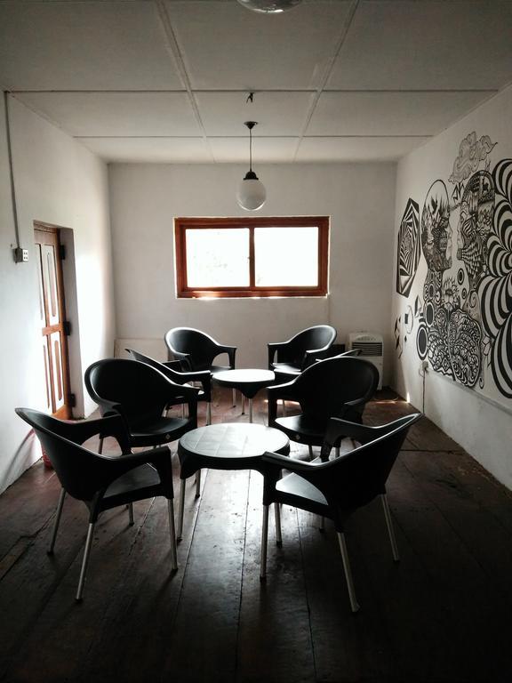 Hostel 107 Канди Екстериор снимка