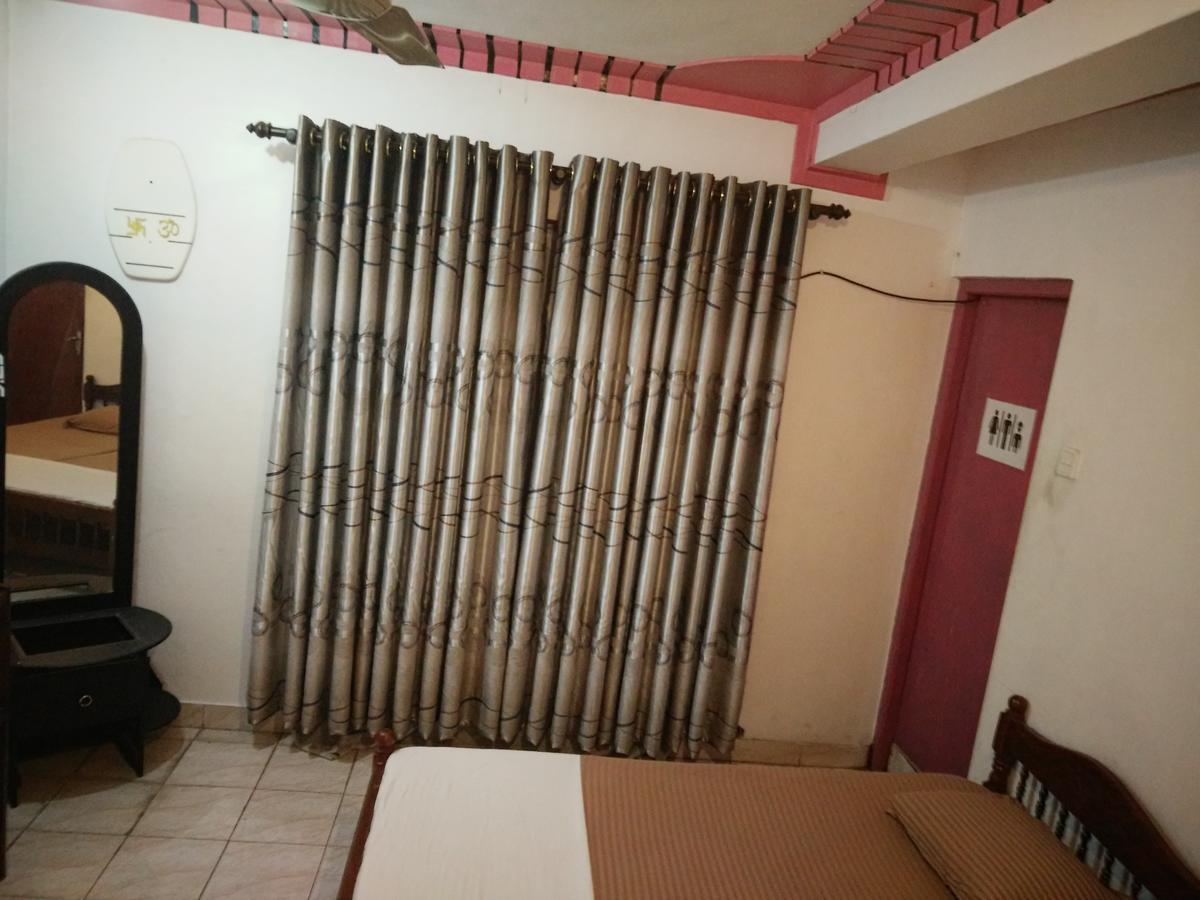 Hostel 107 Канди Екстериор снимка