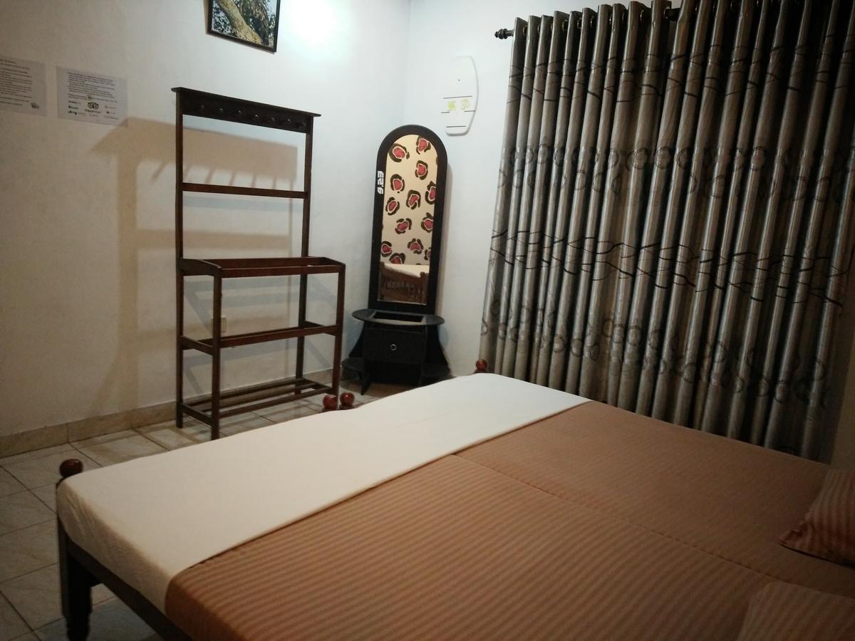 Hostel 107 Канди Екстериор снимка